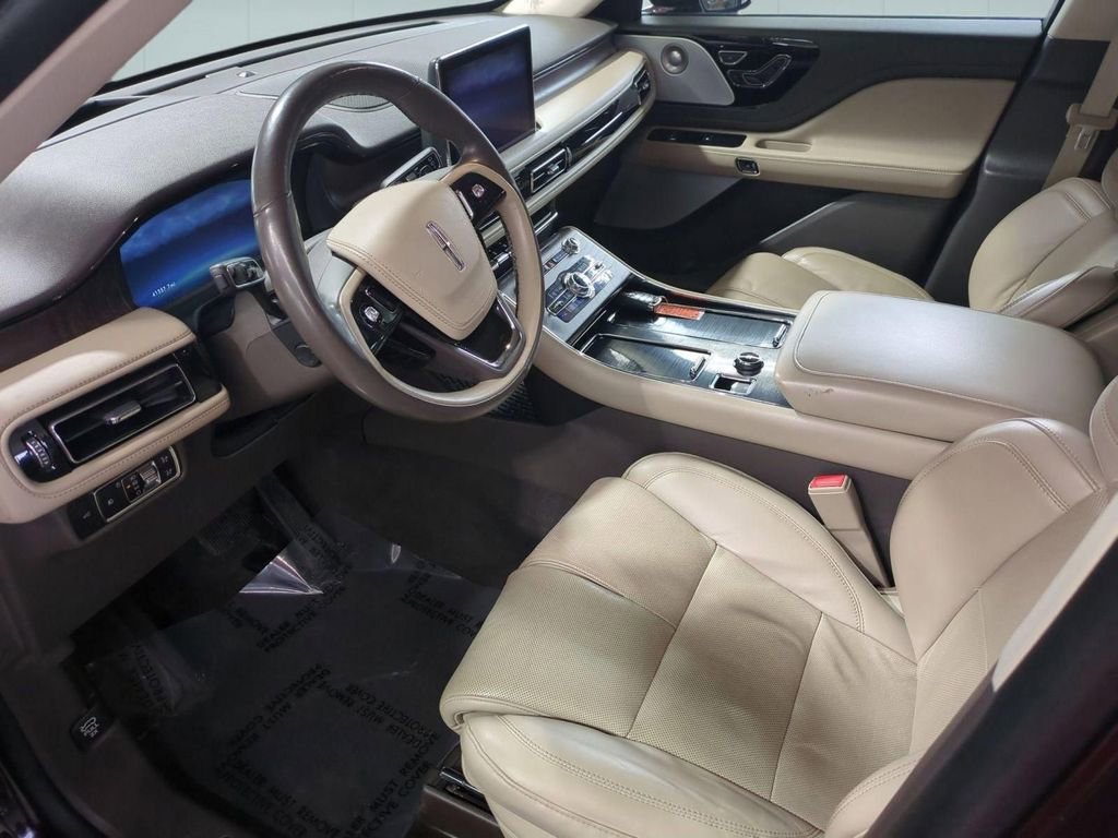 Certified 2023 Lincoln Aviator Reserve w/ Equipment Group 201A image 11
