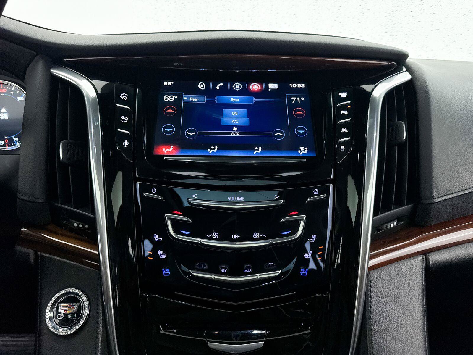 Used 2016 Cadillac Escalade Luxury RWD image 23