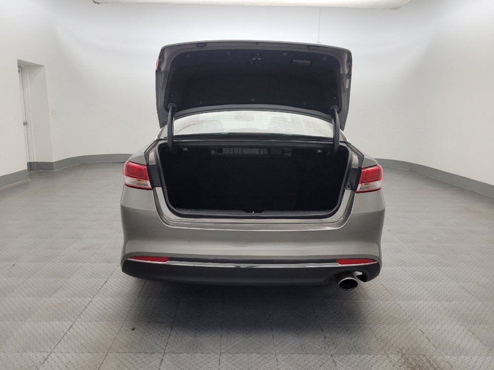 Used 2017 Kia Optima LX FWD image 29