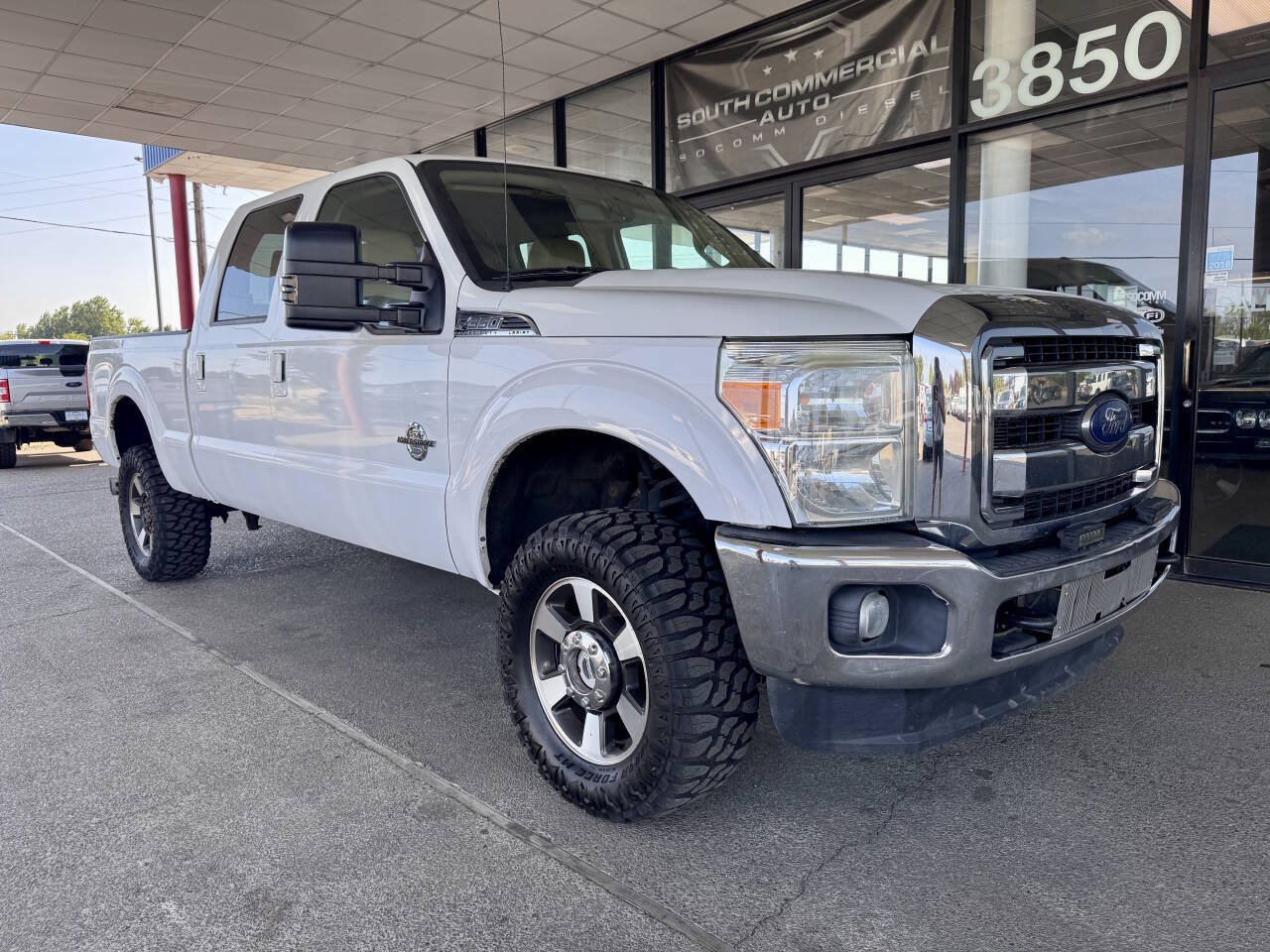 Used 2016 Ford F350 Lariat AWD/4WD image 2