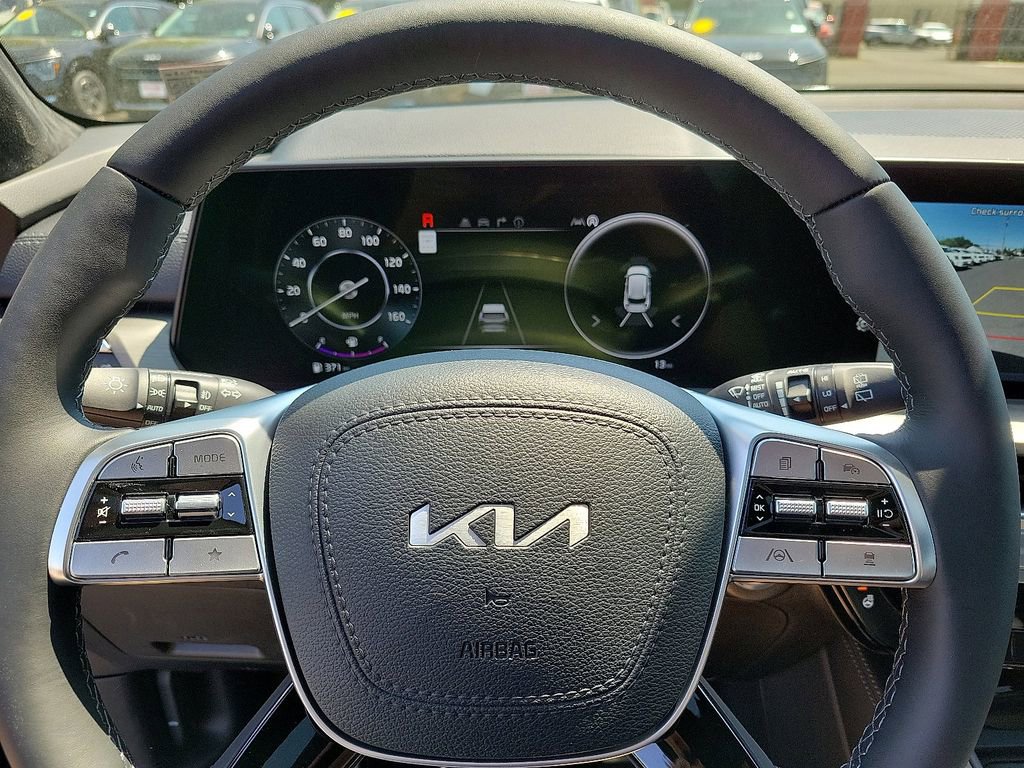 Used 2024 Kia Telluride SX image 11