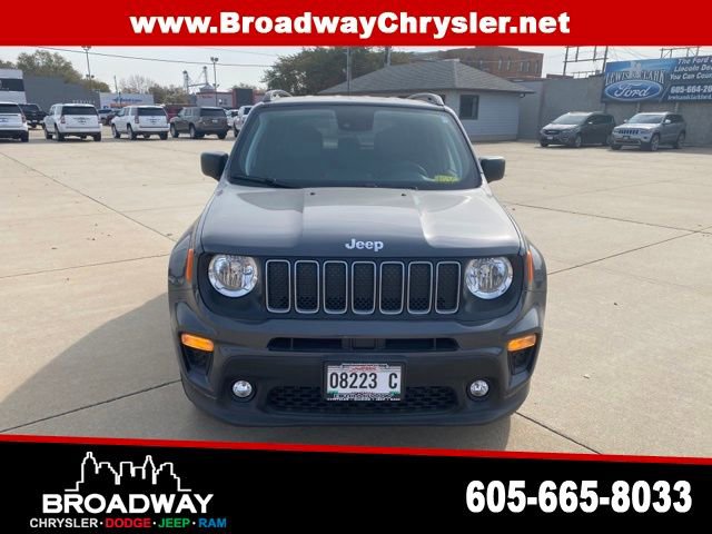 Used 2022 Jeep Renegade Latitude image 3
