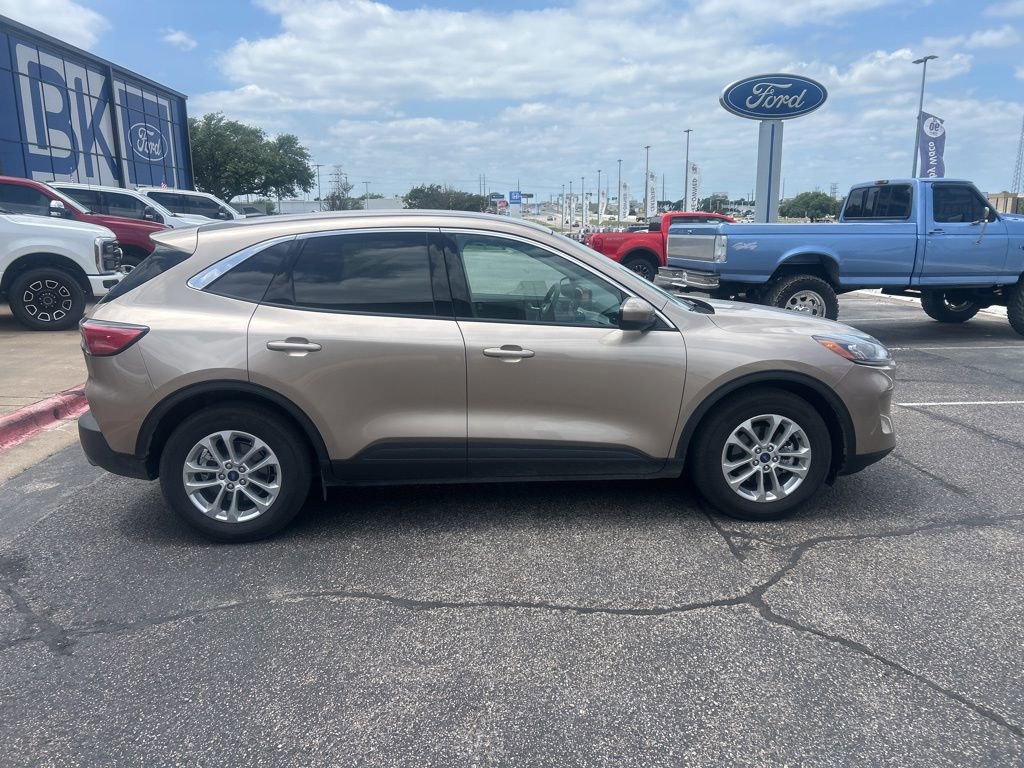 Used 2020 Ford Escape SE FWD image 4
