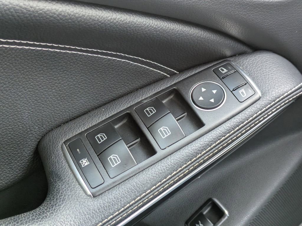 Used 2018 Mercedes-Benz CLA 250 image 23