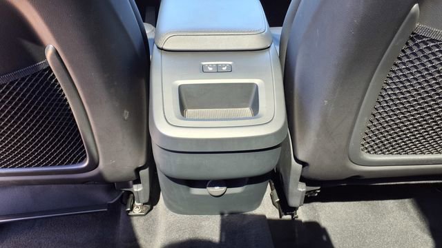 Used 2025 Volvo XC60 B5 Core image 18