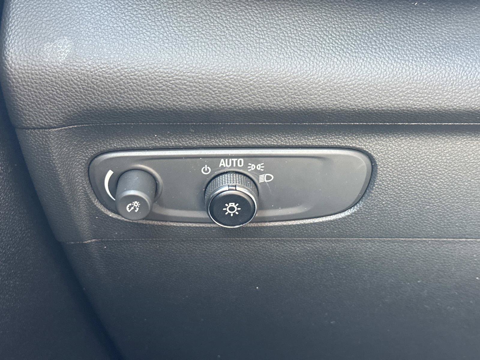 Certified 2023 Buick Envision Essence AWD/4WD image 25