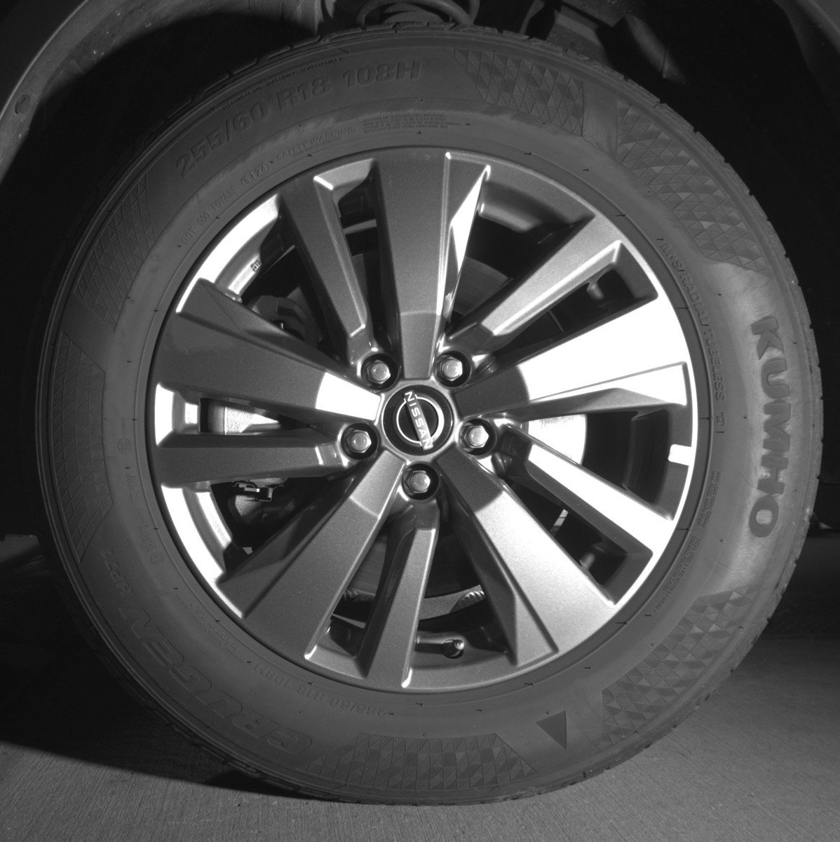 Used 2025 Nissan Pathfinder SV FWD image 12