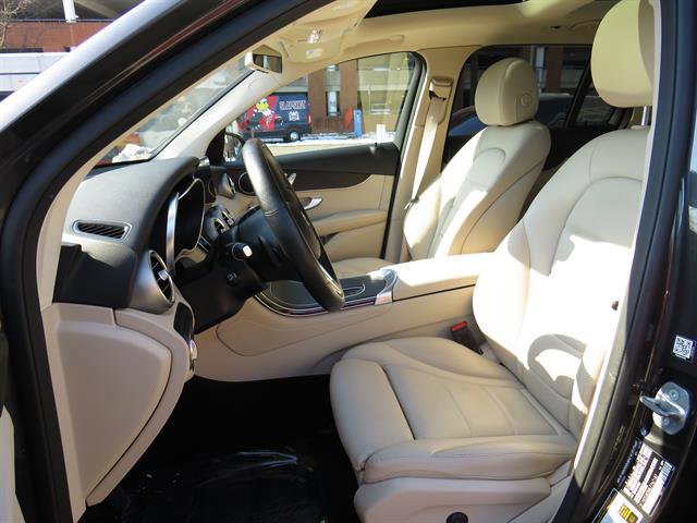 Used 2020 Mercedes-Benz GLC 300 4MATIC image 19