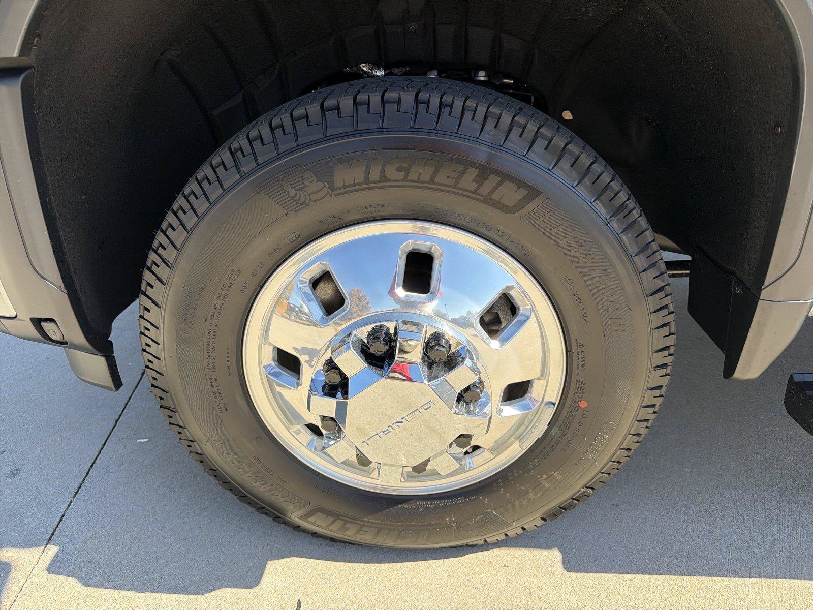 New 2026 GMC Sierra 3500 Denali Ultimate AWD/4WD image 9