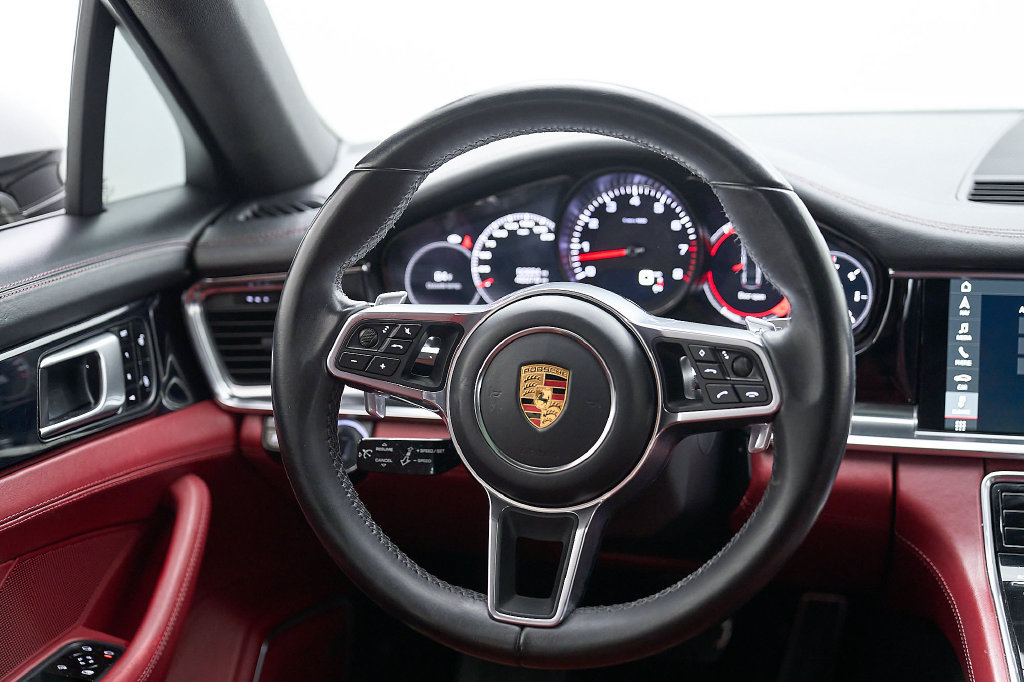 Used 2018 Porsche Panamera 4S AWD/4WD image 32
