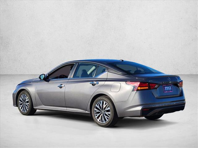 Used 2024 Nissan Altima 2.5 SV image 7