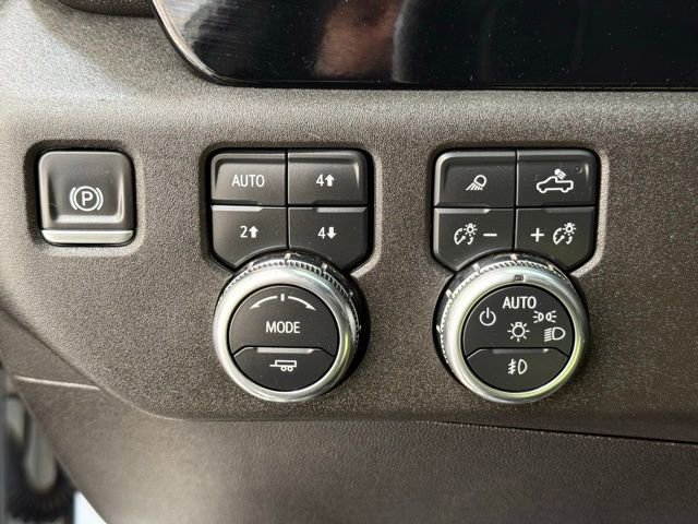 Used 2024 GMC Sierra 3500 SLT w/ SLT Premium Package image 34