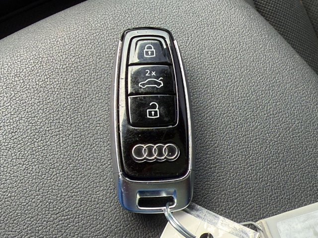 Used 2020 Audi Q7 3.0T Prestige w/ Prestige Package AWD/4WD image 32