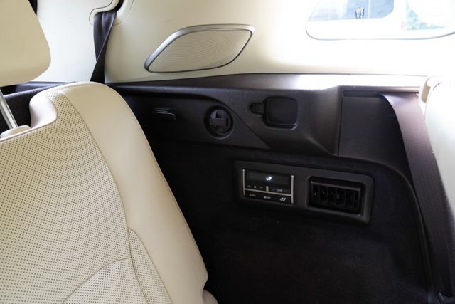 Used 2020 Lexus RX 350L Premium w/ Premium Package AWD/4WD image 66
