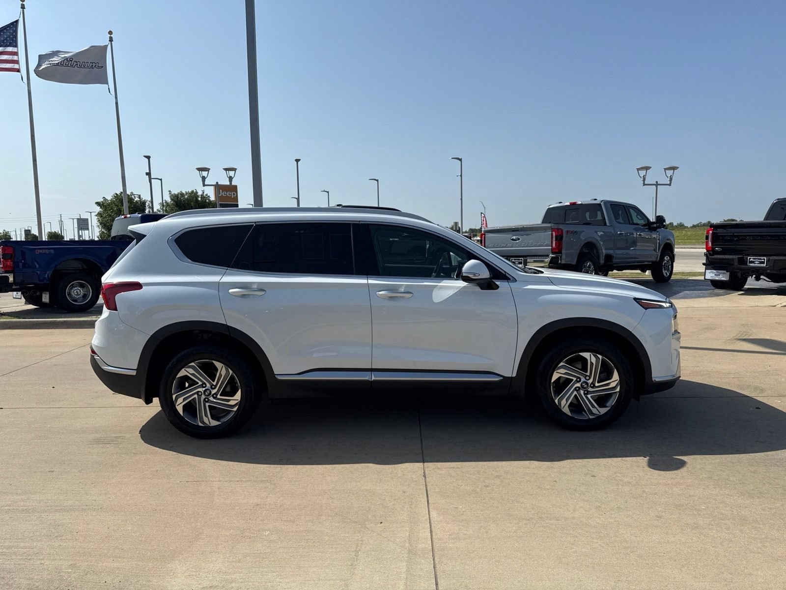Used 2022 Hyundai Santa Fe SEL w/ Convenience + Premium Package FWD image 9