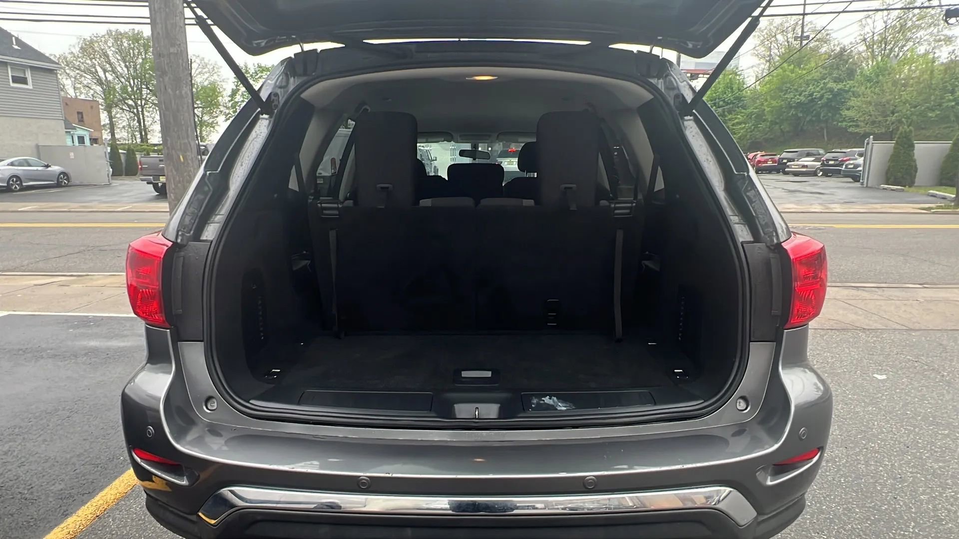 Used 2019 Nissan Pathfinder S image 10