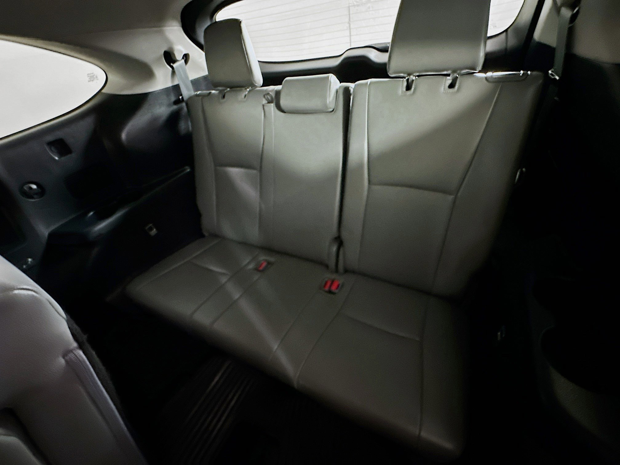 Used 2022 Toyota Highlander XLE AWD/4WD image 24