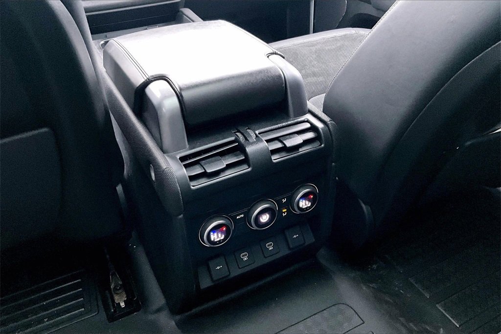 Used 2022 Land Rover Defender 90 Carpathian Edition image 31