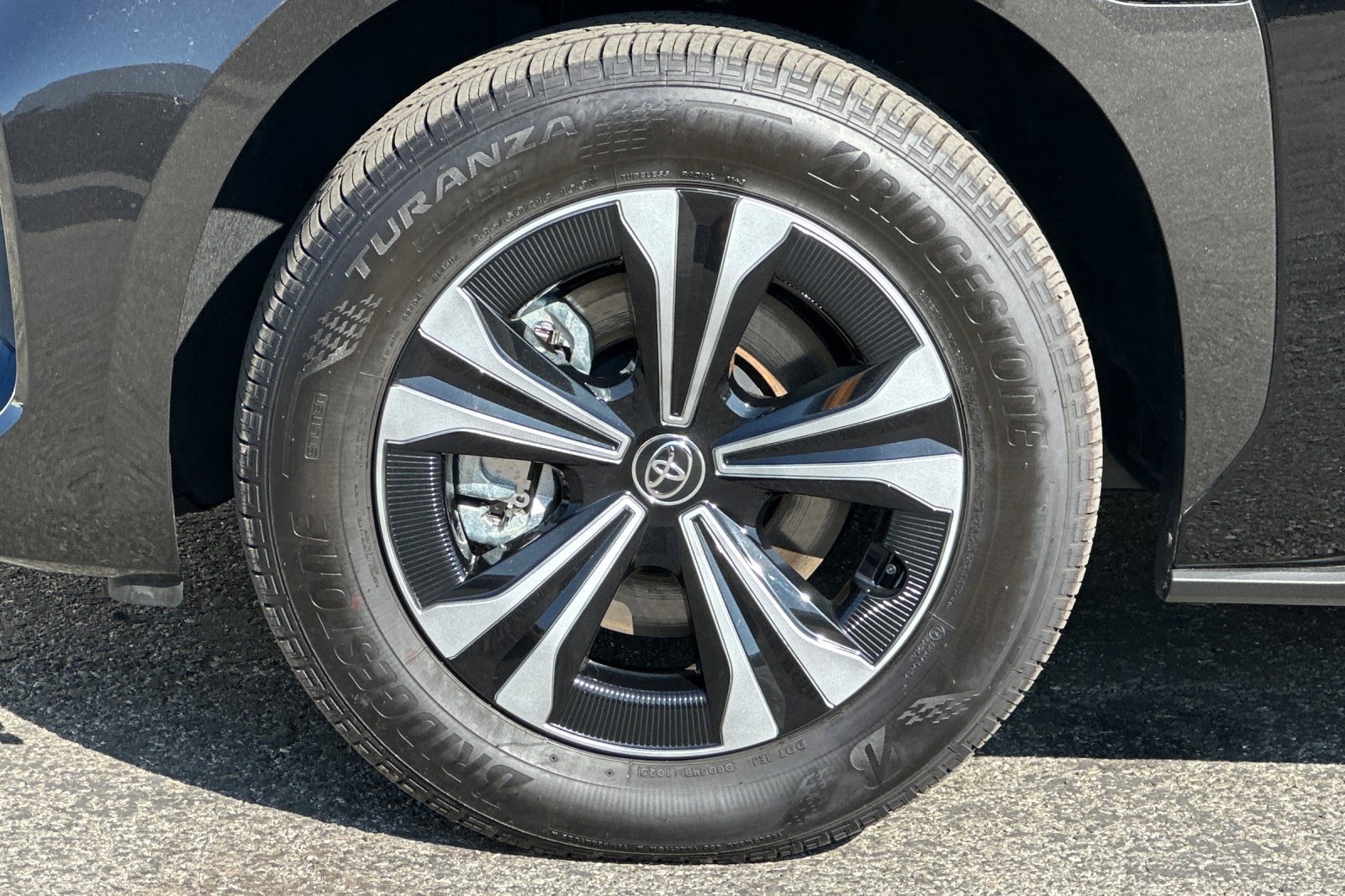 Used 2025 Toyota bZ4X AWD image 36