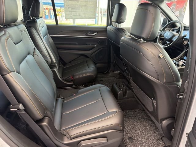 New 2026 Jeep Grand Cherokee L Limited AWD/4WD image 12