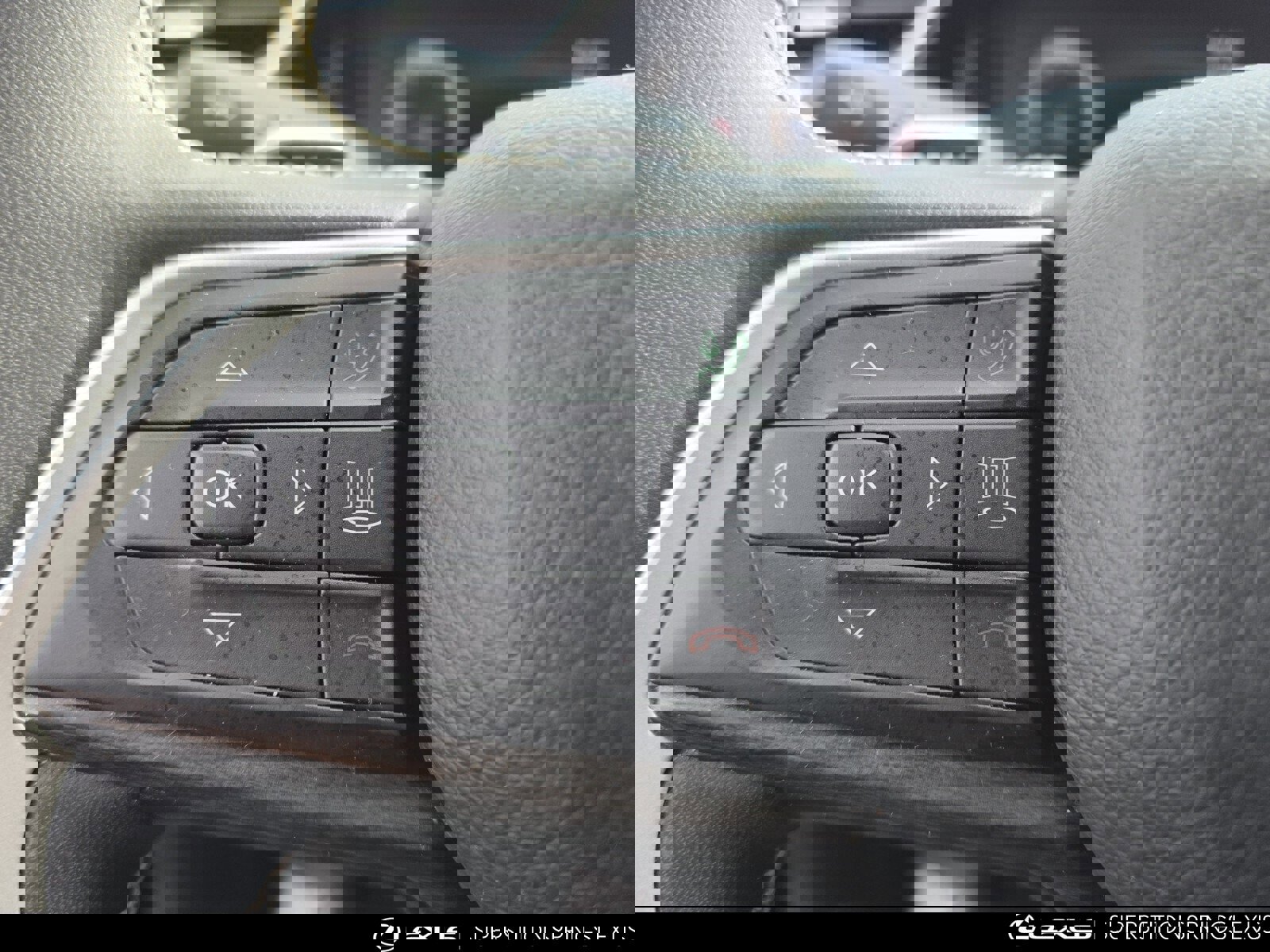 Used 2023 Jeep Grand Cherokee L Limited w/ Black Appearance Package image 24