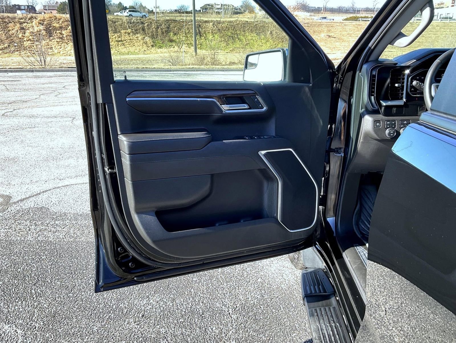 Certified 2023 Chevrolet Silverado 1500 LT w/ Z71 Off-Road Package image 9