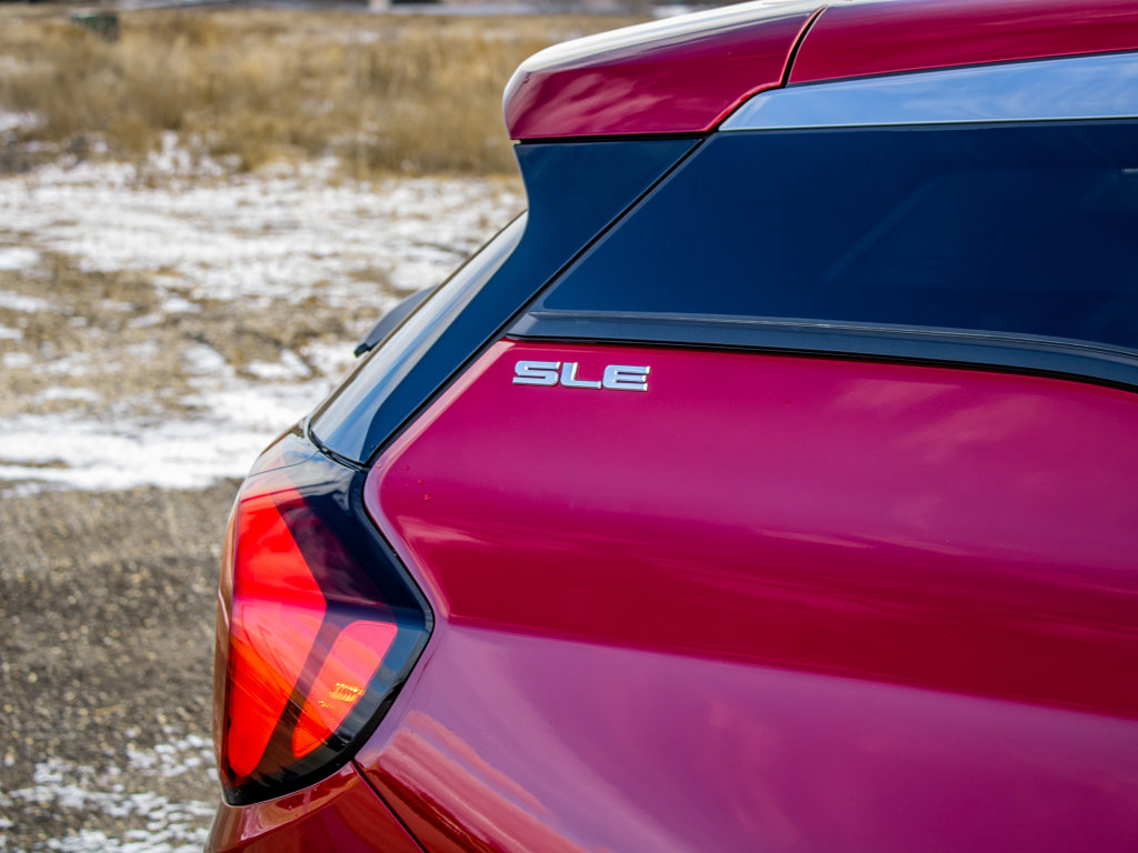 Used 2020 GMC Terrain SLE w/ Driver Convenience Package image 9