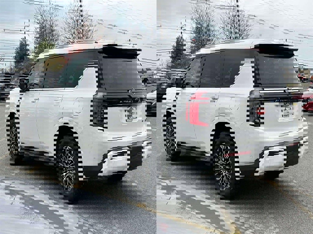 New 2025 Nissan Armada SL w/ Captain's Chari Seat Package image 6