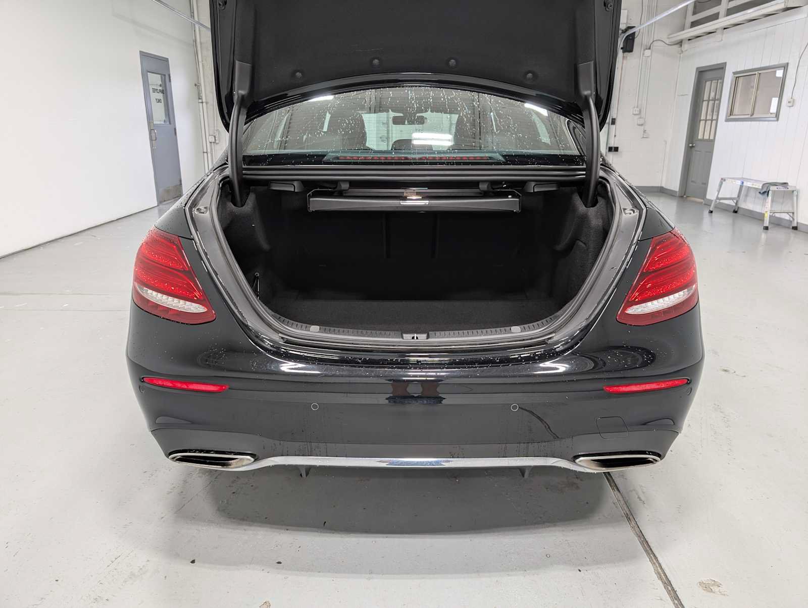 Certified 2019 Mercedes-Benz E 300 4MATIC image 37