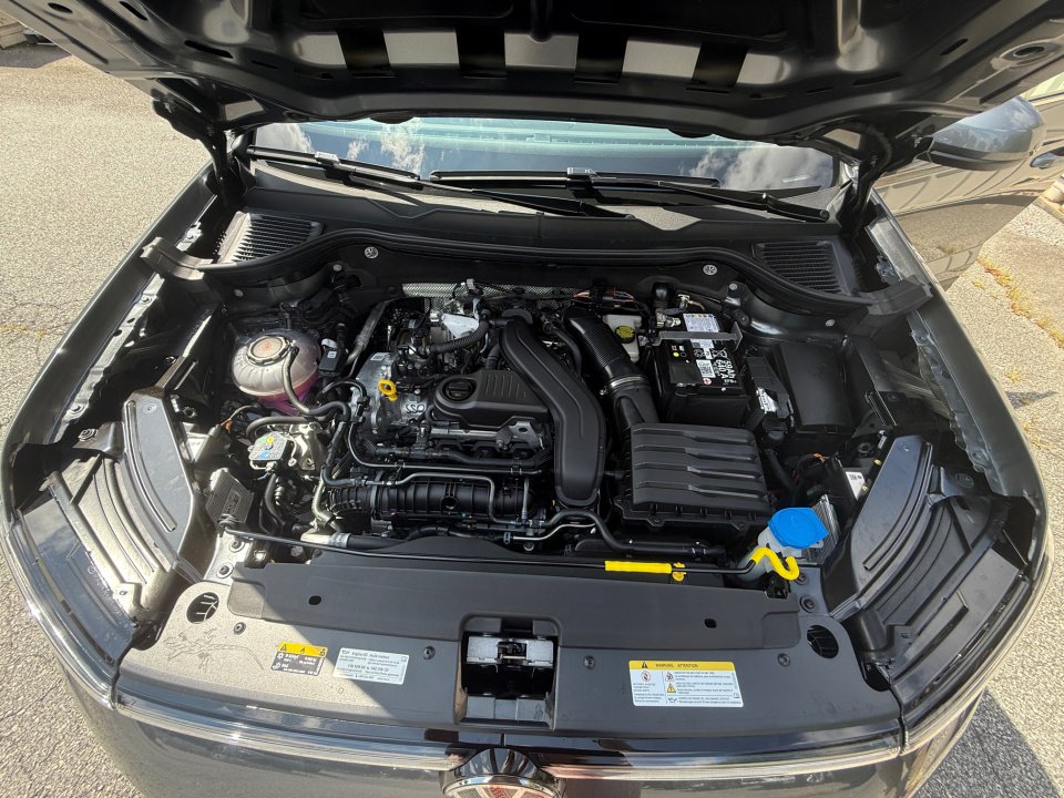 New 2025 Volkswagen Taos SEL image 16