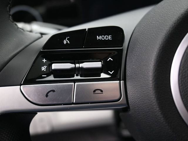 Used 2023 Hyundai Elantra Limited image 17