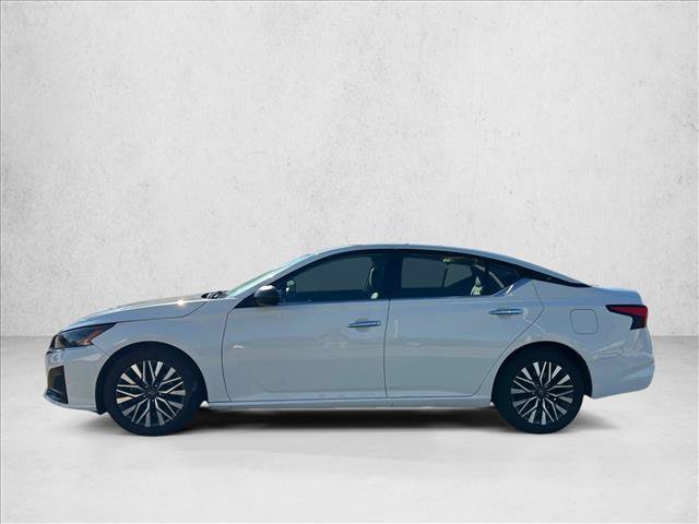 Used 2025 Nissan Altima 2.5 SV FWD image 8