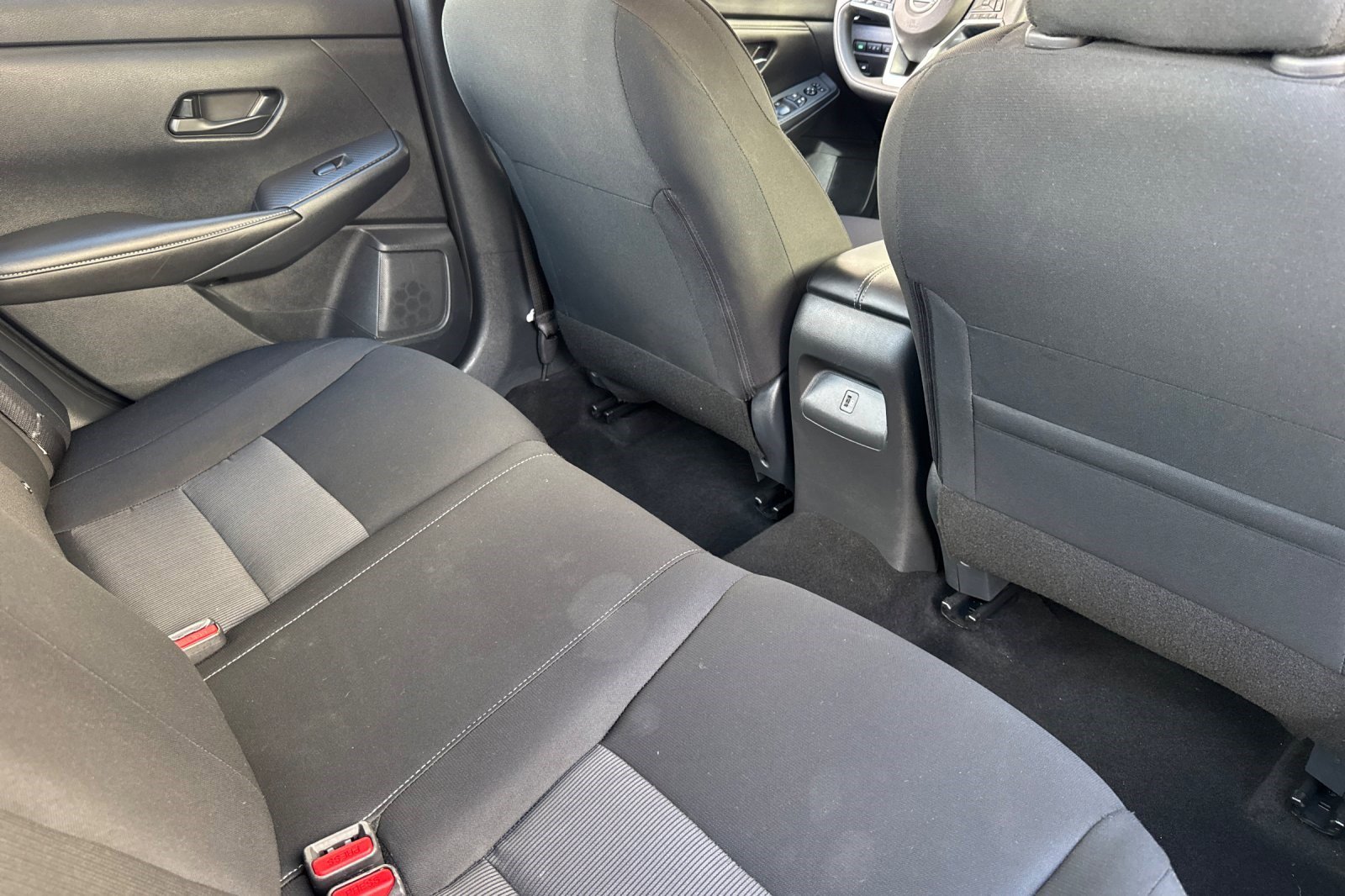 Used 2024 Nissan Sentra SV image 29