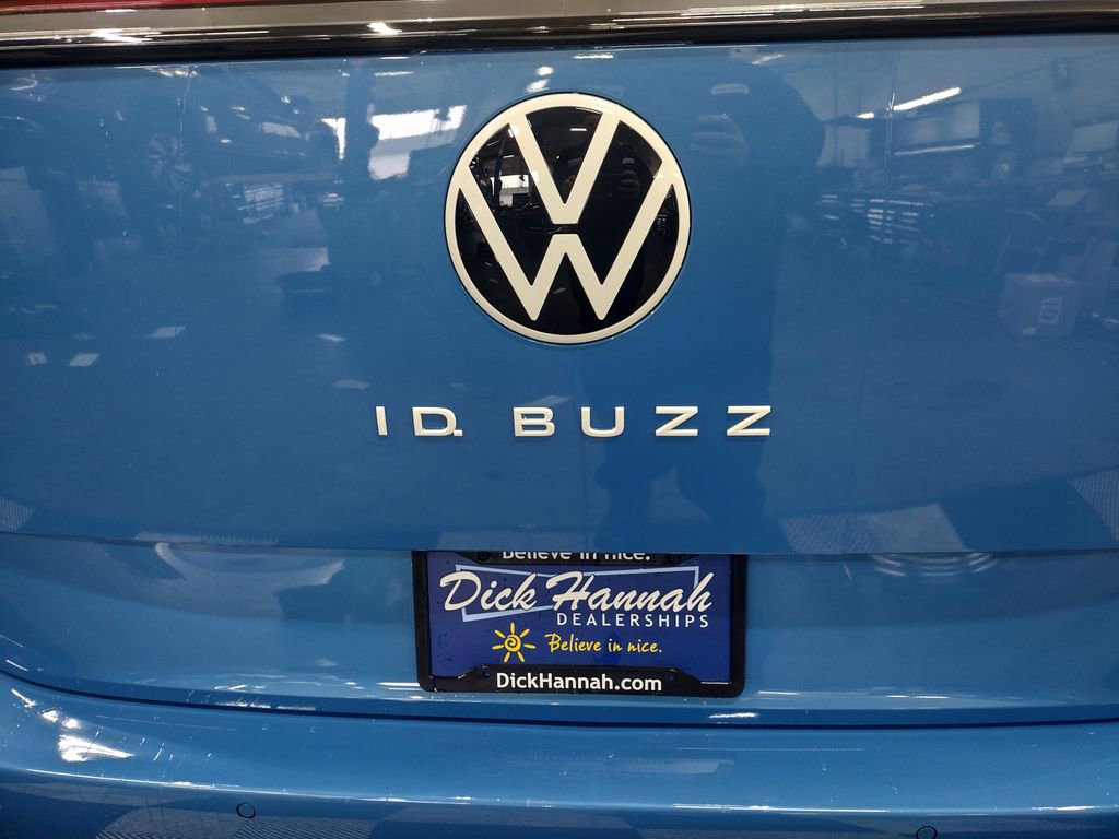 New 2025 Volkswagen ID. Buzz 1st Edition image 17
