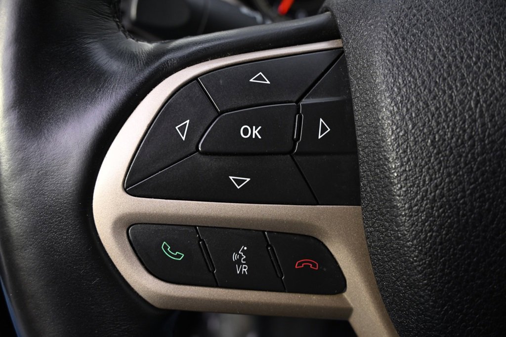 Used 2017 Jeep Cherokee Latitude w/ Safety/Convenience Group image 33