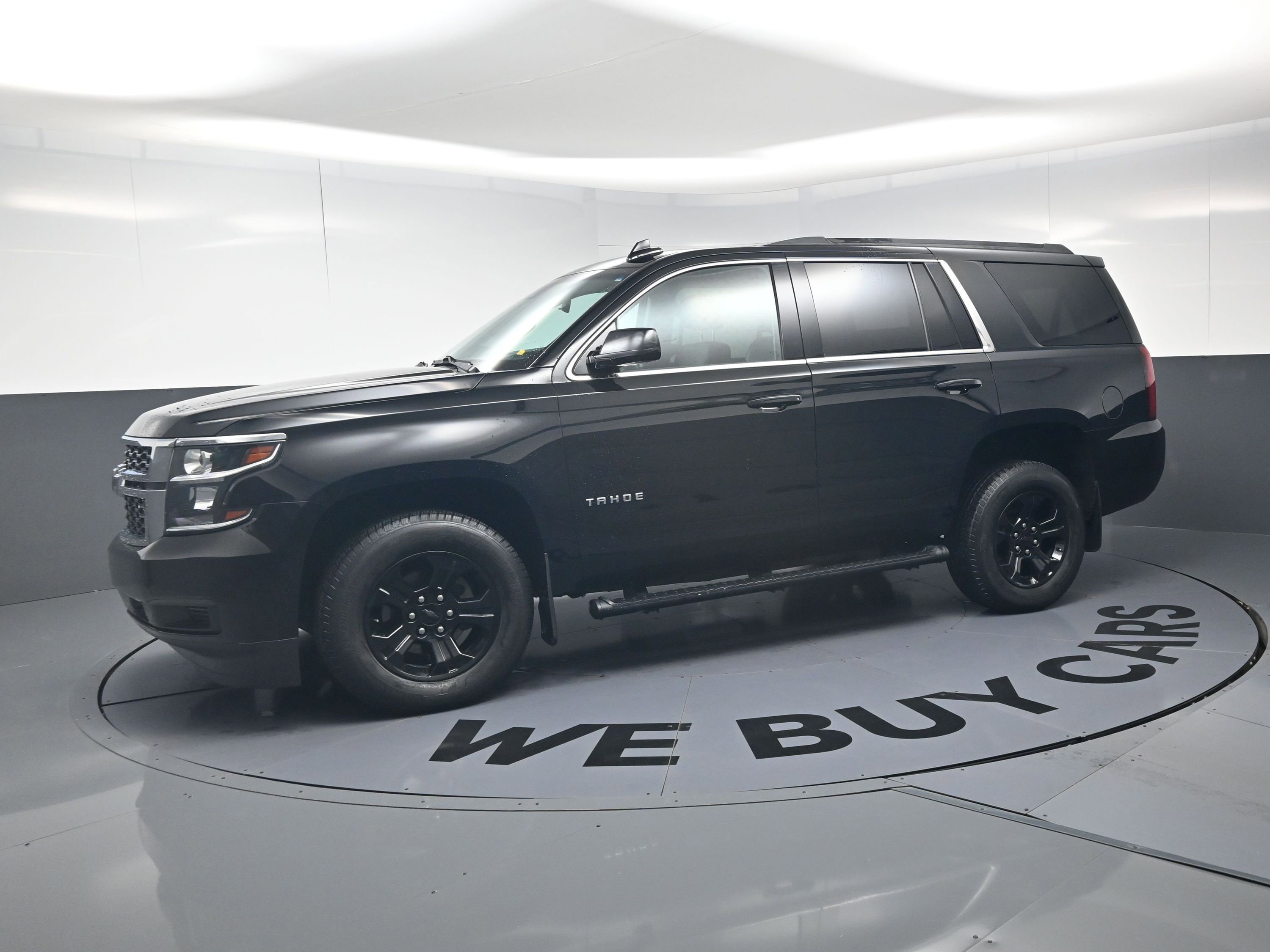 Used 2019 Chevrolet Tahoe LS w/ Enhanced Driver Alert Package AWD/4WD image 6