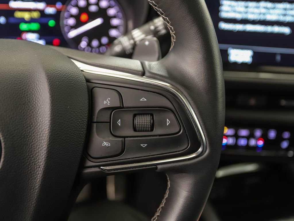 Used 2022 Buick Envision Essence w/ Technology Package I image 13