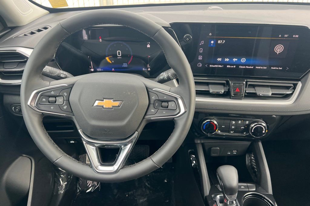 New 2026 Chevrolet TrailBlazer LT w/ LT Cold Weather Package FWD image 11