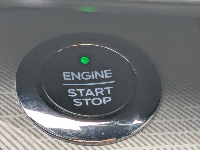 Used 2020 Ford Explorer XLT image 28