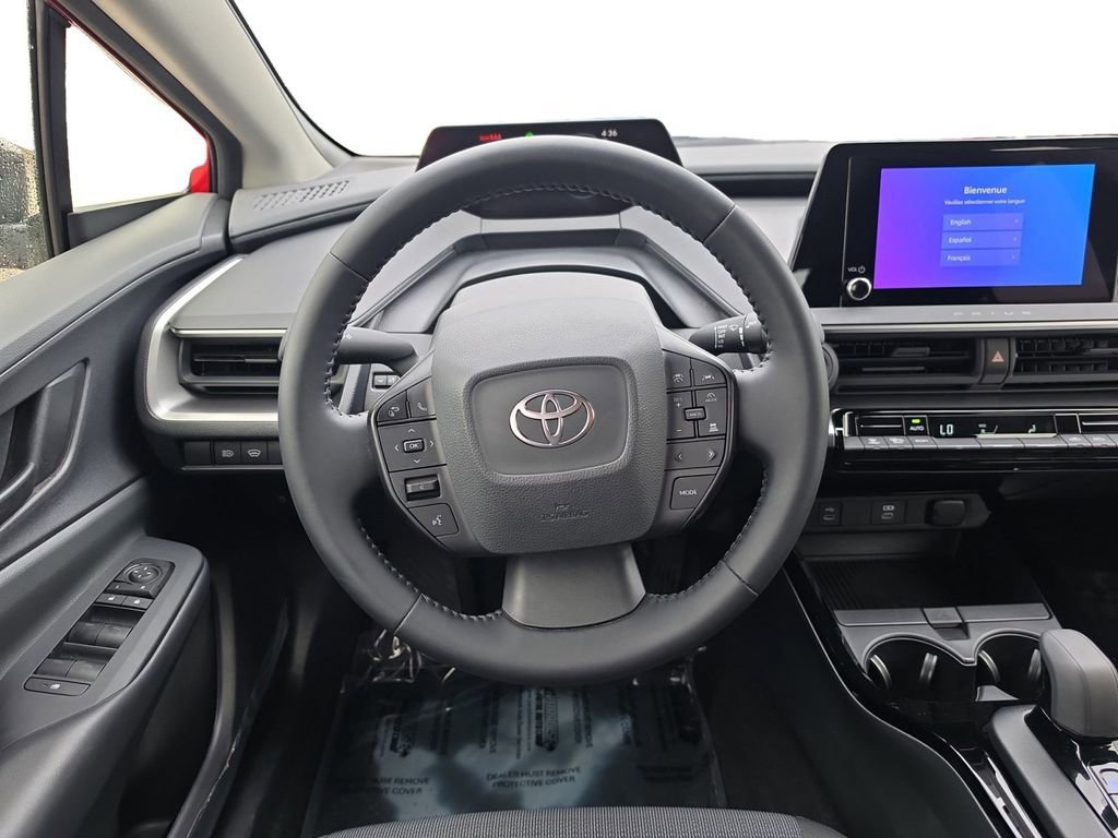 Used 2025 Toyota Prius LE FWD image 12