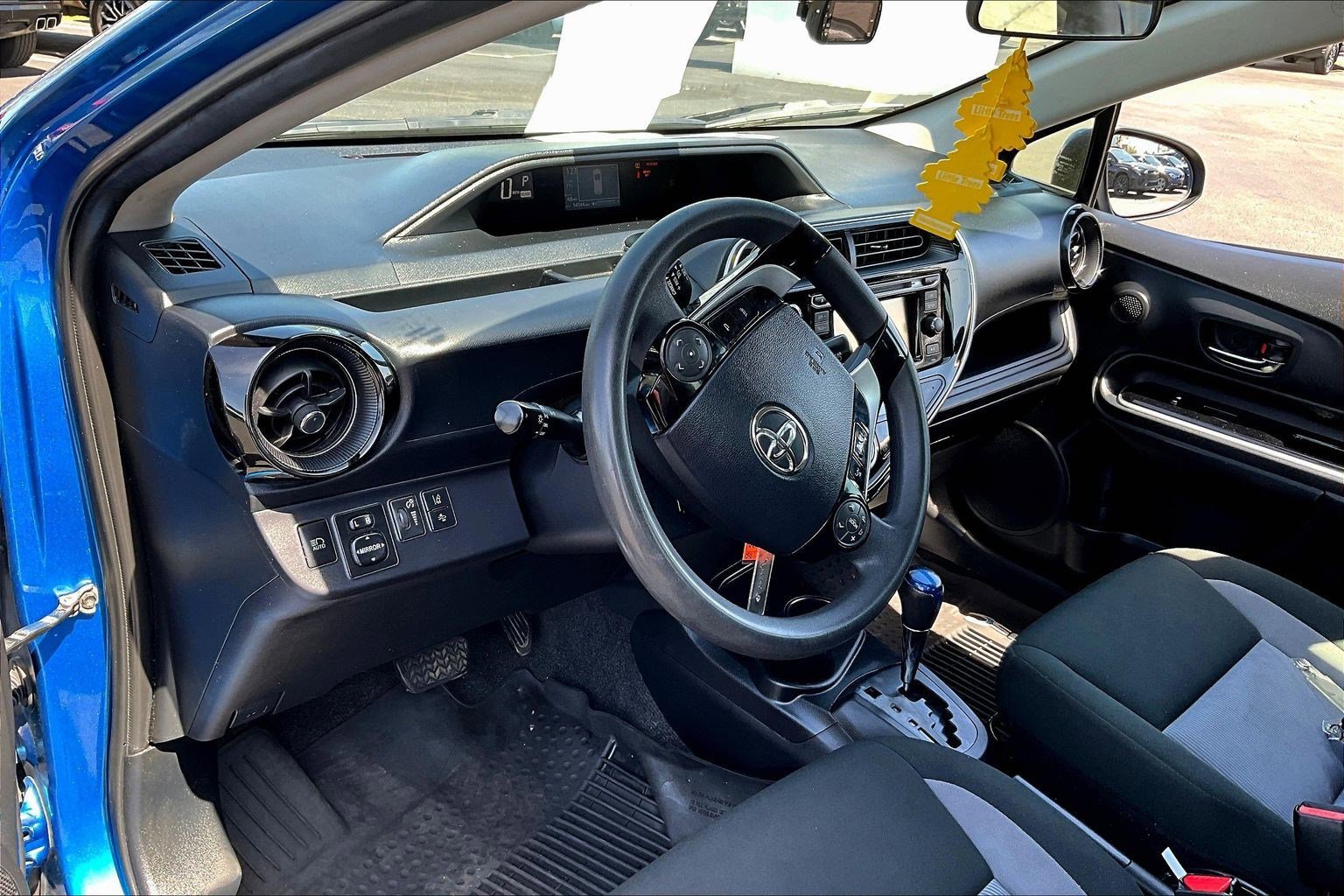 Used 2019 Toyota Prius C FWD image 4