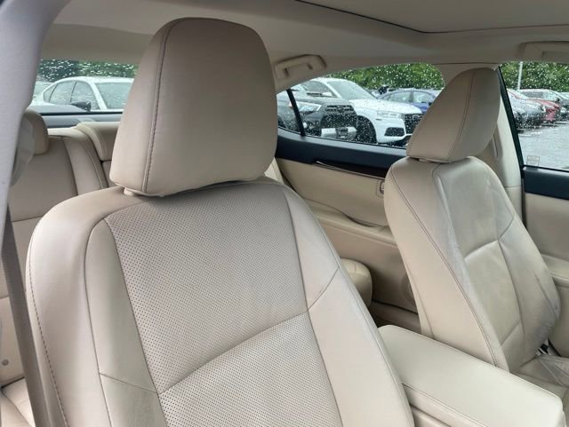 Used 2015 Lexus ES 350 w/ Luxury Package FWD image 7
