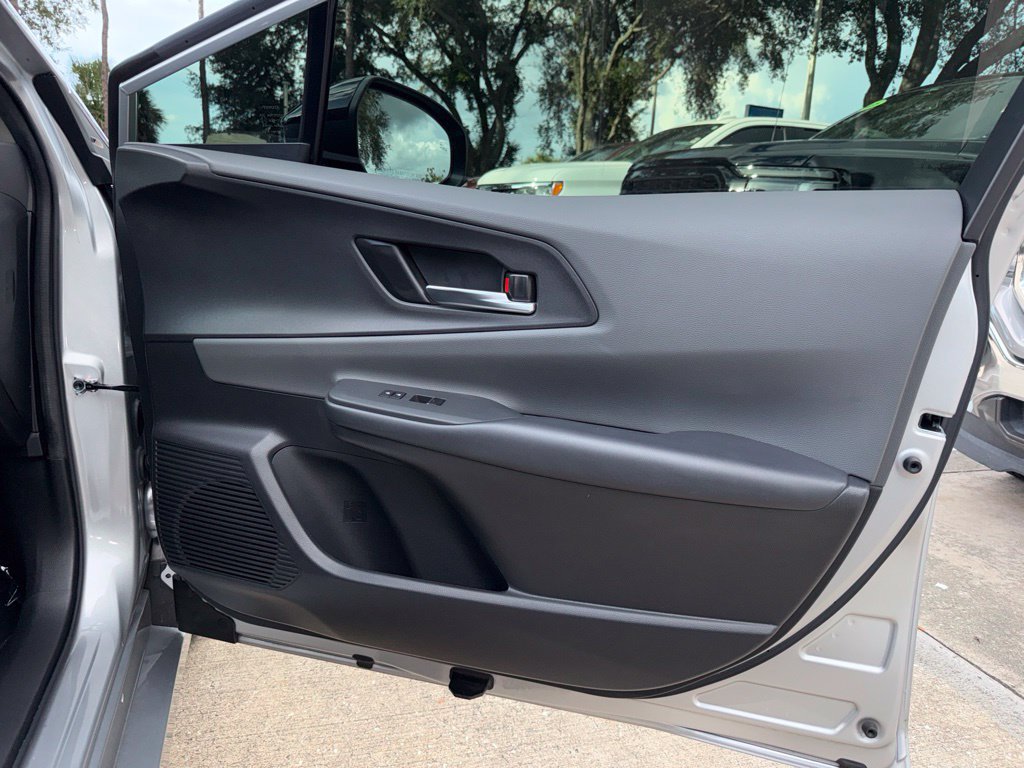 Used 2023 Toyota Prius XLE FWD image 17