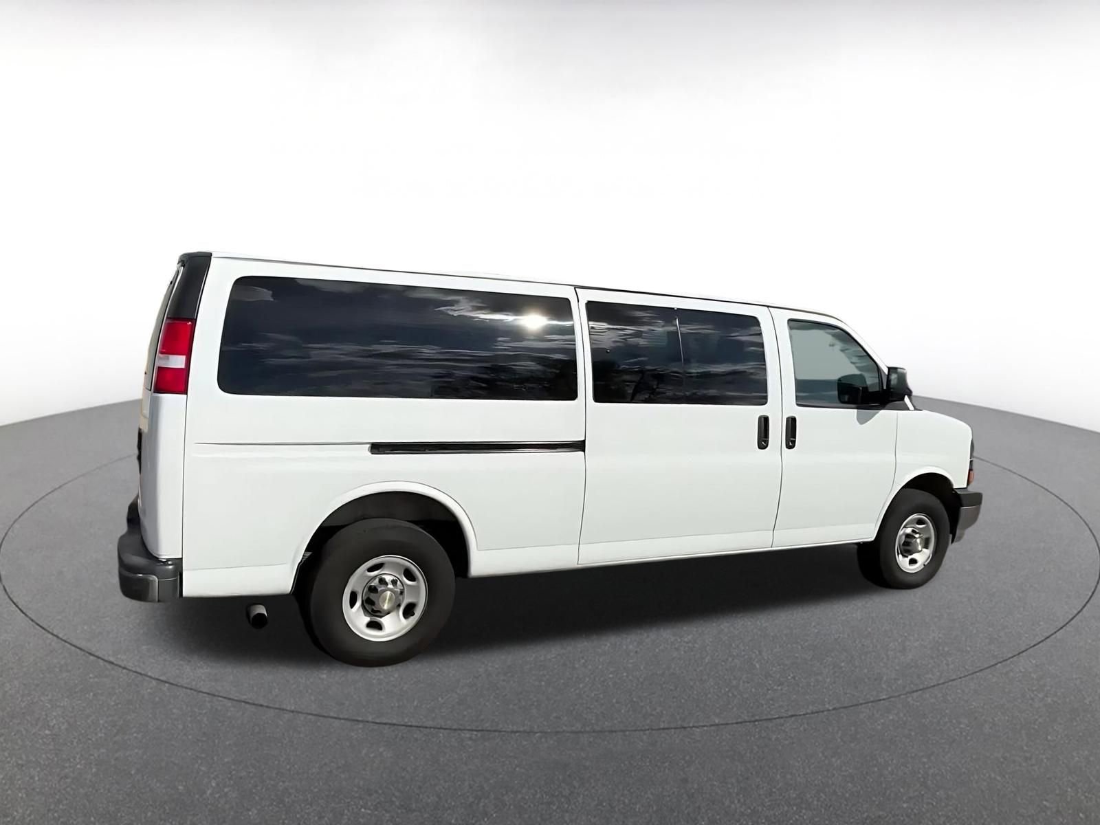 Used 2025 Chevrolet Express 3500 LT w/ LT Preferred Equipment Group image 15