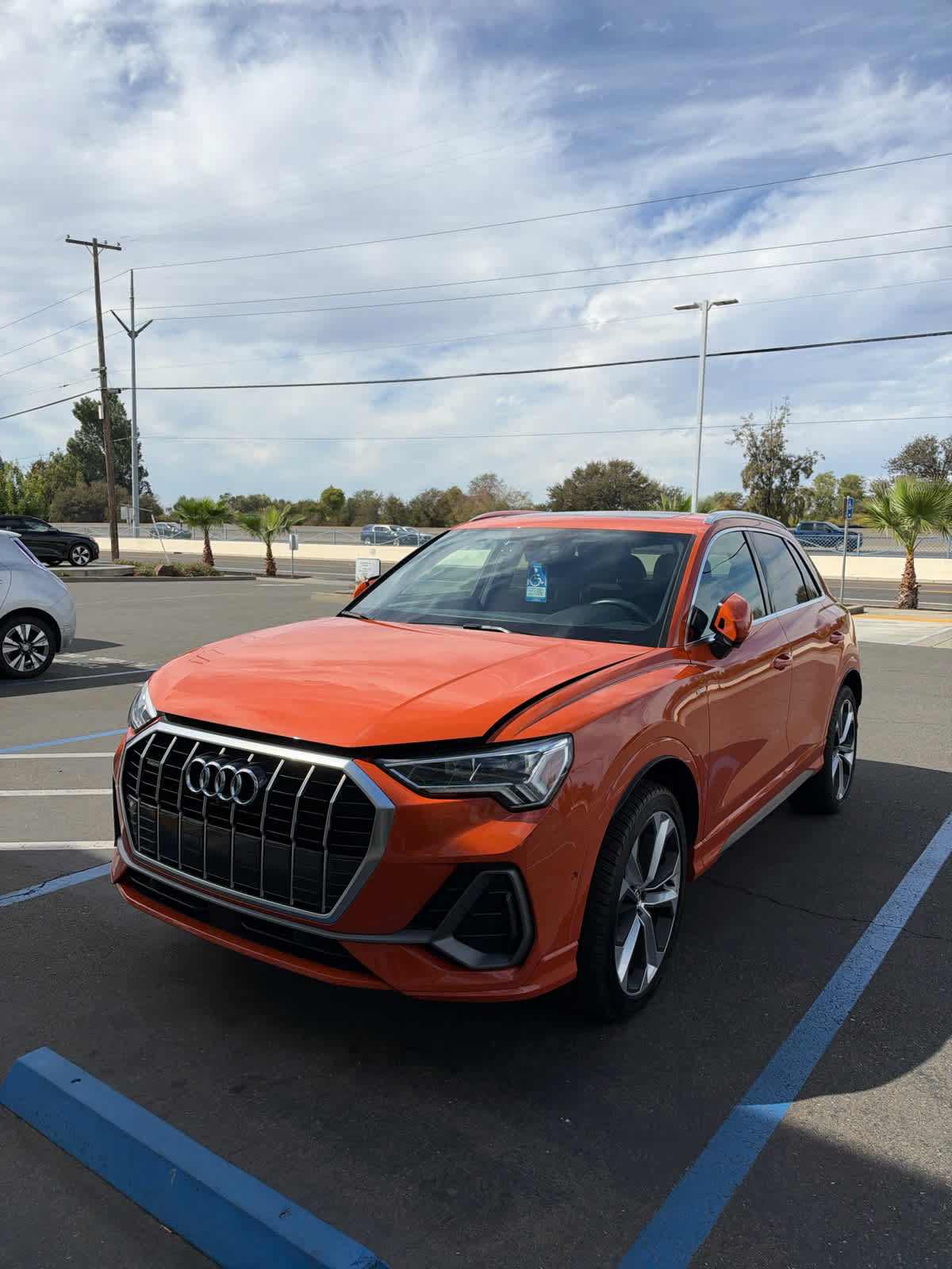 Used 2019 Audi Q3 2.0T Prestige w/ Prestige Package AWD/4WD image 2