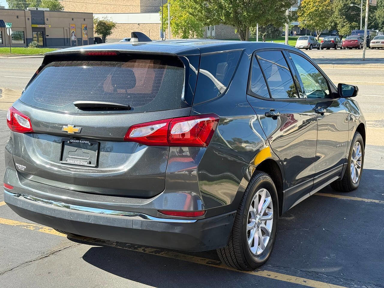 Used 2018 Chevrolet Equinox LS image 7