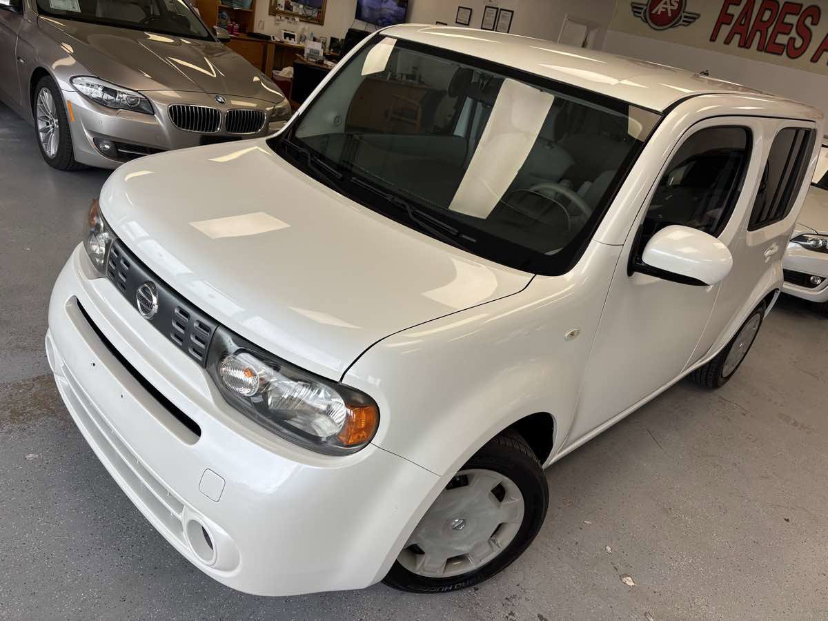 Used 2013 Nissan Cube 1.8 S w/ Interior Designer Pkg FWD image 6