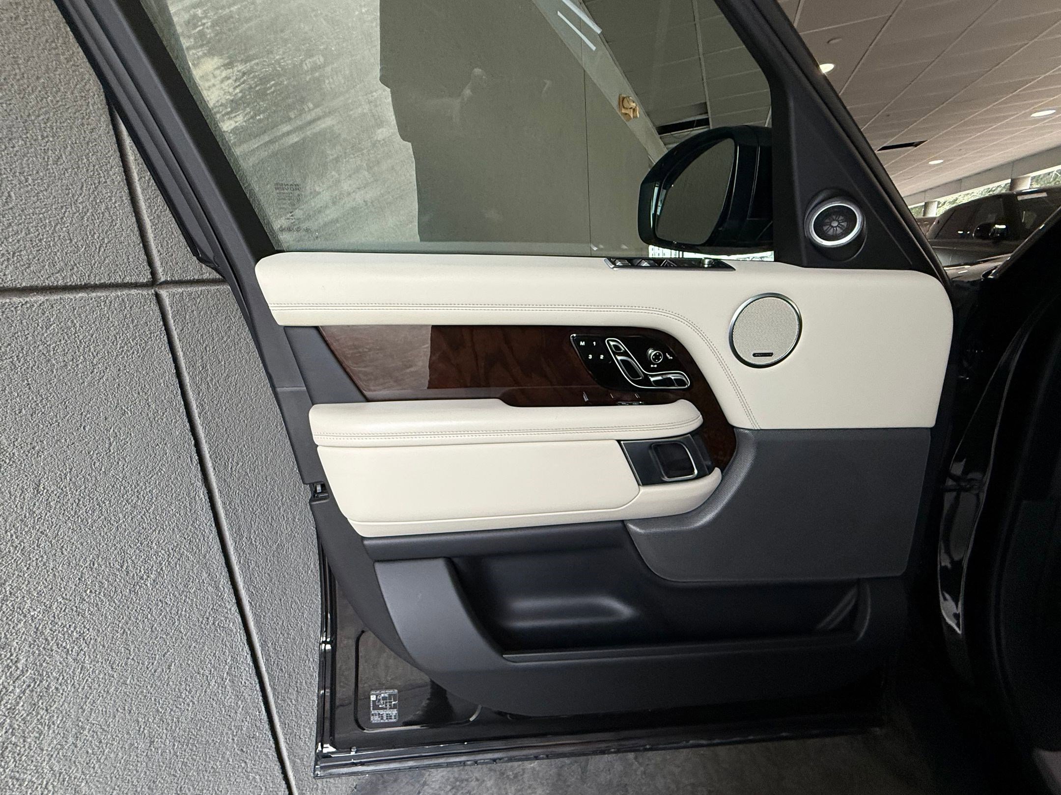 Used 2020 Land Rover Range Rover HSE AWD/4WD image 19