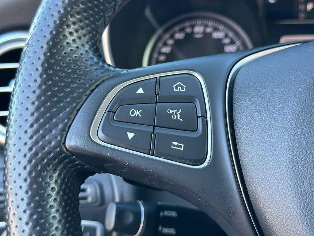 Used 2016 Mercedes-Benz GLC 300 4MATIC image 32