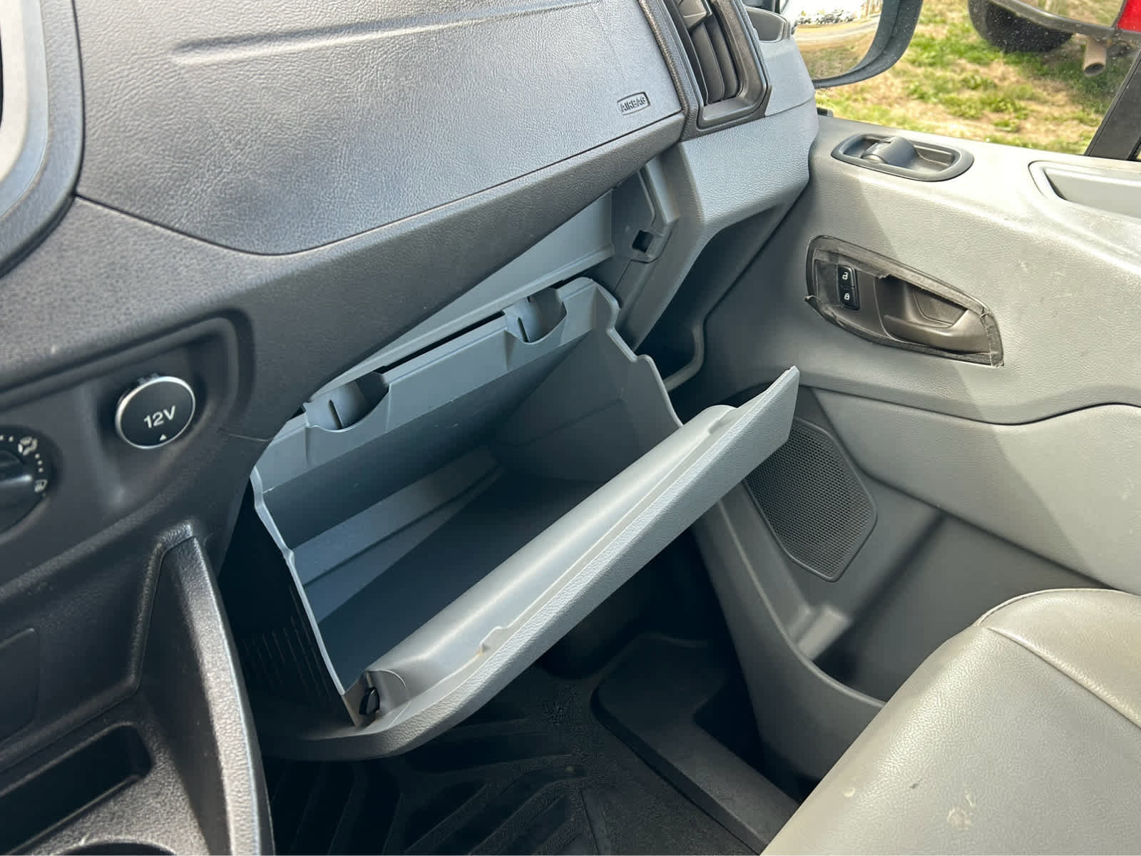 Used 2016 Ford Transit 250 130 Medium Roof image 29